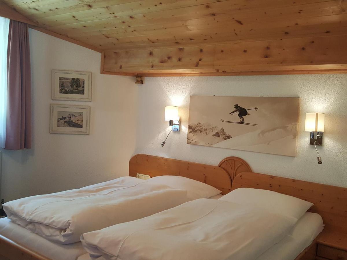 Haus Christaldo Bed & Breakfast Sankt Anton am Arlberg Ngoại thất bức ảnh
