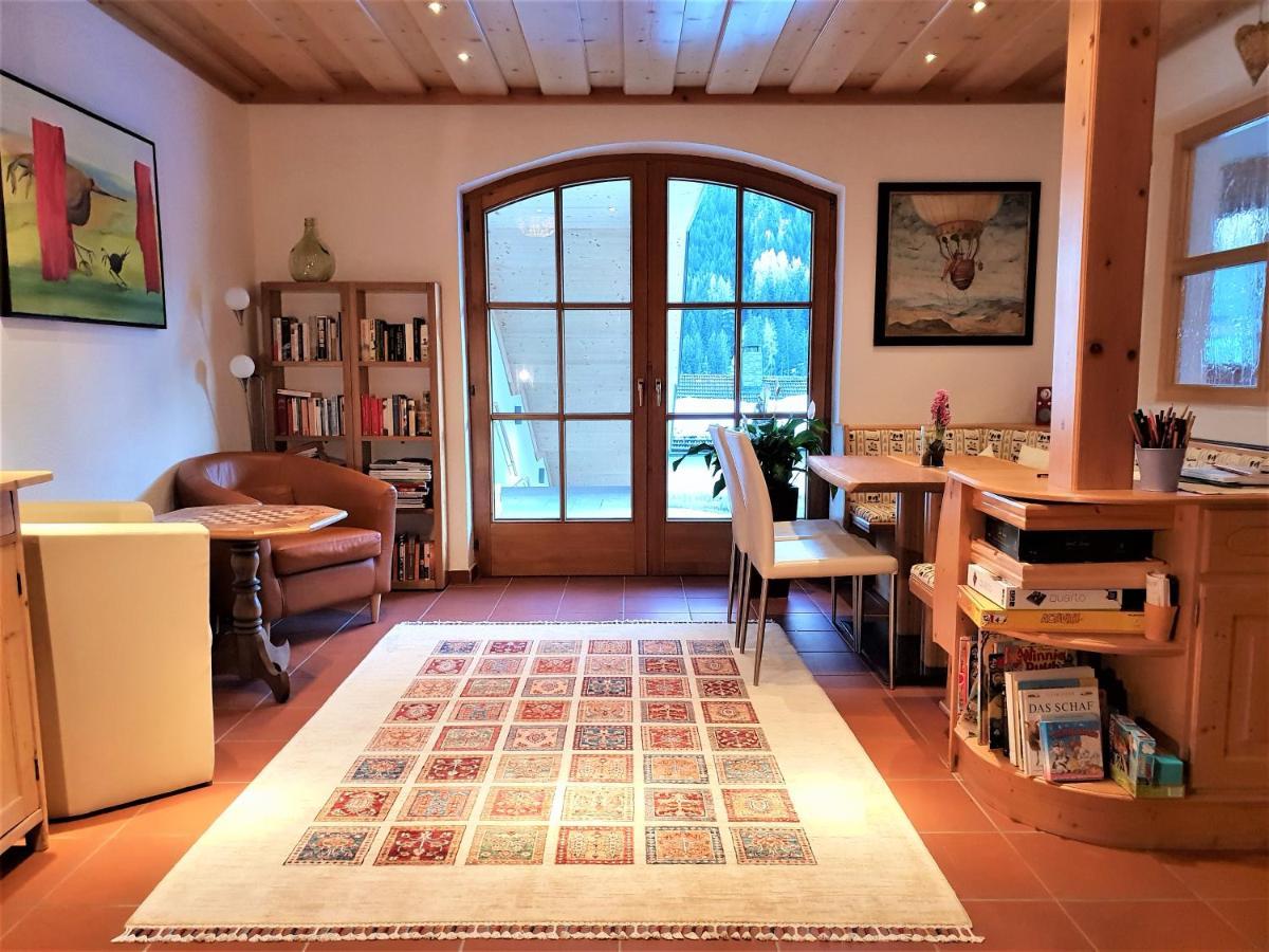 Haus Christaldo Bed & Breakfast Sankt Anton am Arlberg Ngoại thất bức ảnh