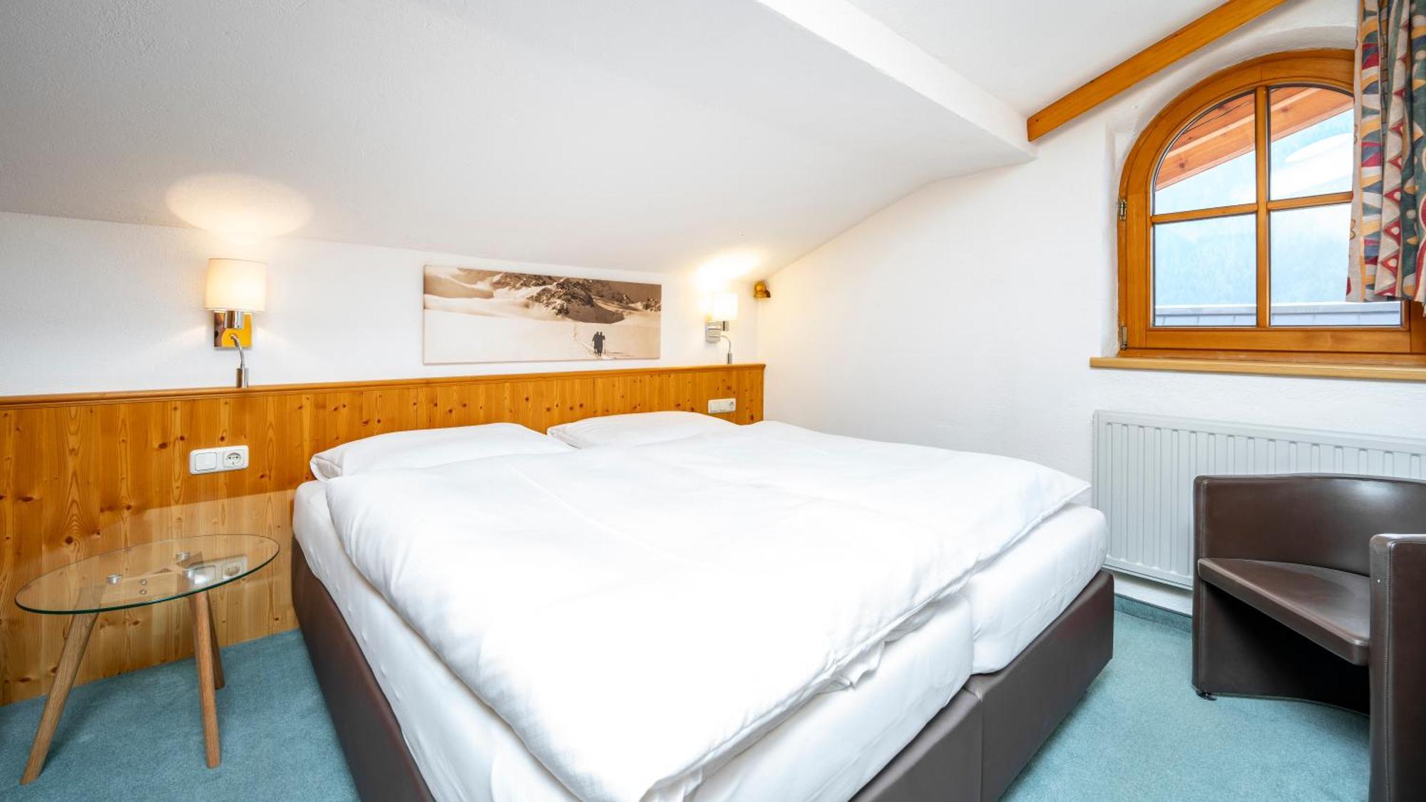 Haus Christaldo Bed & Breakfast Sankt Anton am Arlberg Ngoại thất bức ảnh